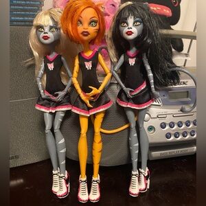 Monster High Fearleading Torelai Meowlody and Purrsephone Dolls